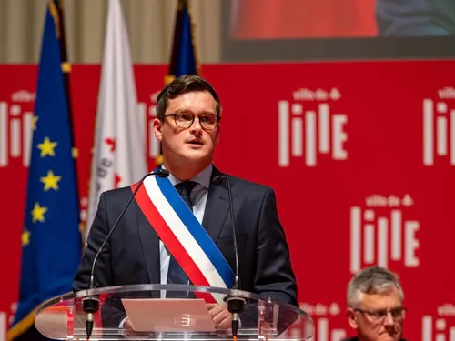 Arnaud Deslandes officiellement maire de Lille