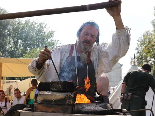 Les Médiévales s'installent au bord de l'eau à Amiens