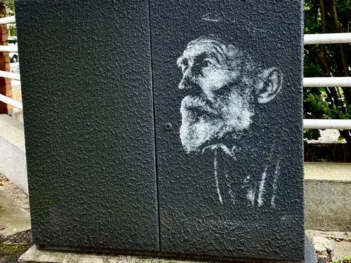 Customisez vos objets chinés à la Braderie avec Mos Art !