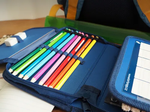 Nouvelle collecte de fournitures dans les Furet du Nord