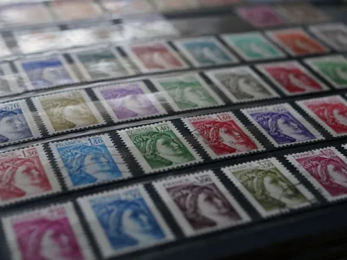 Carte restaurant, vaccination, ZFE, timbres...Tout ce qui change au...