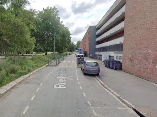 Plus de voitures dans la rue Léon Blum à Lille