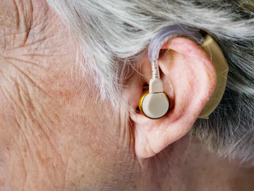 Un bus pour sensibiliser aux risques auditifs traverse la région