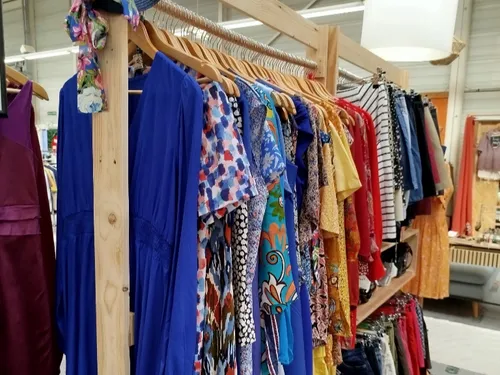 Grande vente de fripes à la Bouquinerie de Wambrechies