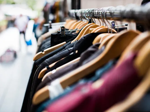 Nouvelle vente de fripes et livres à Wambrechies !