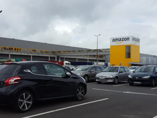 La Poste et Amazon vont recruter pour les fêtes