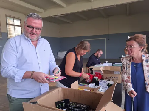 Nouvelle distribution de kits de fournitures scolaires à Mazingarbe
