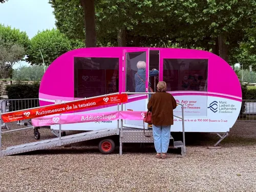 Le Bus du Coeur des Femmes arrive à Lens