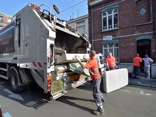 La grève des éboueurs continue dans la MEL