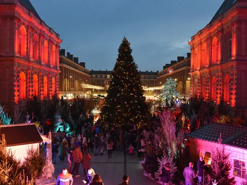 Une tour de 80 m de haut au marché de Noël d'Amiens !