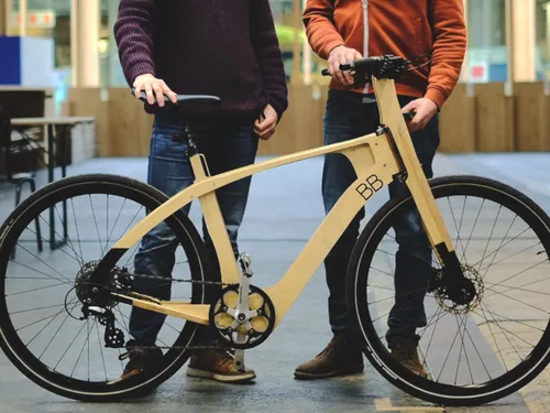 Un vélo en bois ? Venez le tester au Bazaar St-So à Lille !