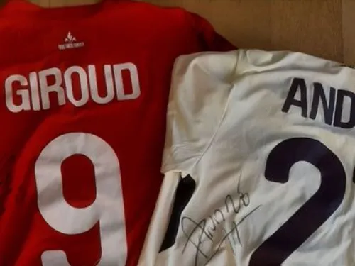 Une tombola solidaire de maillots de foot pour lutter contre la...