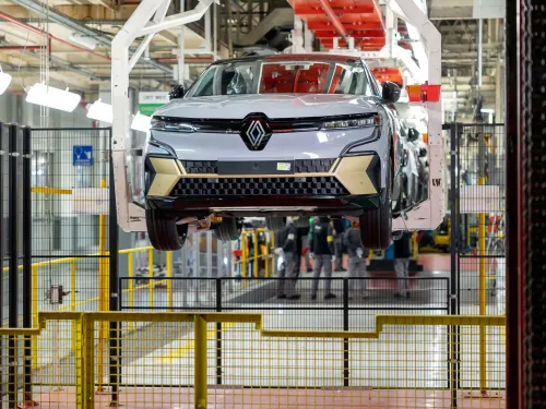 L’usine Renault de Douai recrute en intérim, deux journées de...