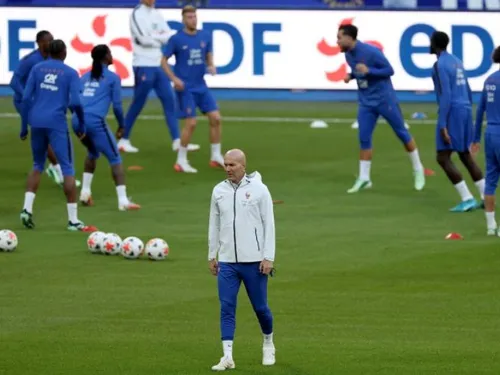 Zidane retrouve le Stade de France, et l'Italie