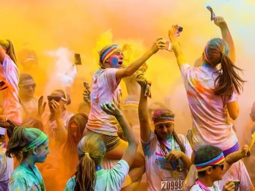 Une color run au parc de Robersart à Wambrechies