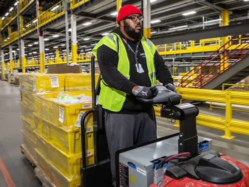 La Poste et Amazon recrutent 13 000 saisonniers pour les fêtes