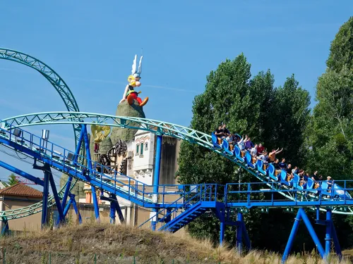 Le parc astérix gratuit pour les moins de 12 ans... selon certaines...