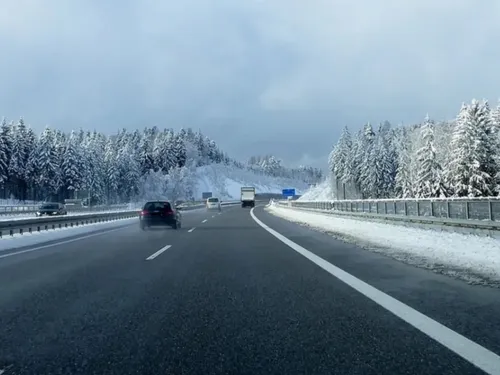 La vitesse limitée sur les routes de la région en raison de la tempête