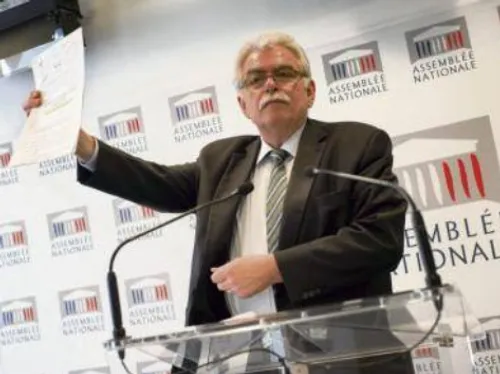 "Céder ma place à un député d'une autre génération" : à 74 ans, le...