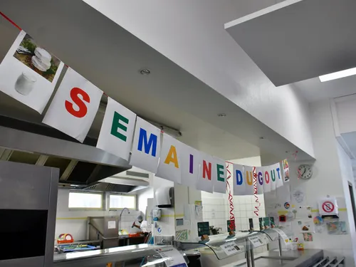 À La Canourgue, les écoliers cuisinent la châtaigne locale