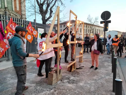 Montauban : les syndicats mettent le feu au 49.3