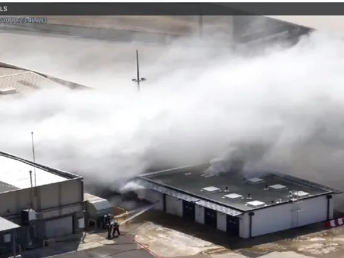 Les pompiers publient les photos de l'incendie de l'usine Seveso...