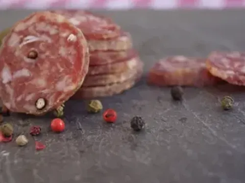 Incendie au sein de l'entreprise de salaison le fouilladol à La...