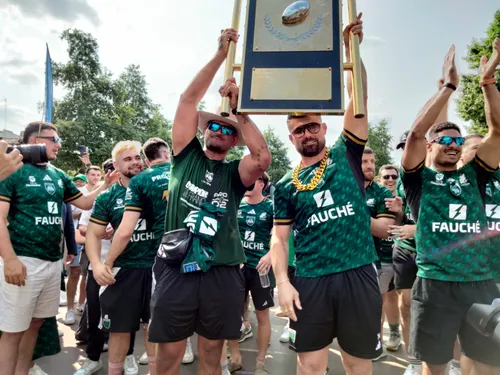 Vol du bouclier des champions de France de rugby Pro D2 : les...
