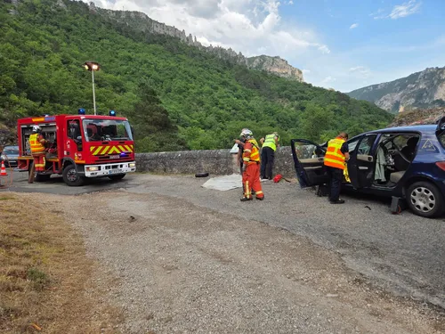 Lozère : un fourgon chute dans le Tarn, le conducteur hospitalisé