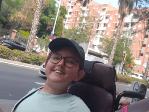 Téléthon : Abigaëlle atteinte d'amyotrophie spinale, une ado pleine...