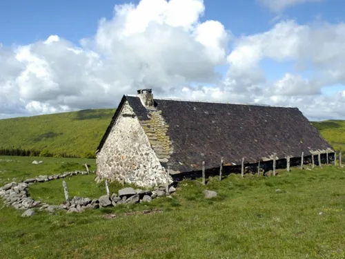 Ça vaut le détour : Les burons du Cézallier