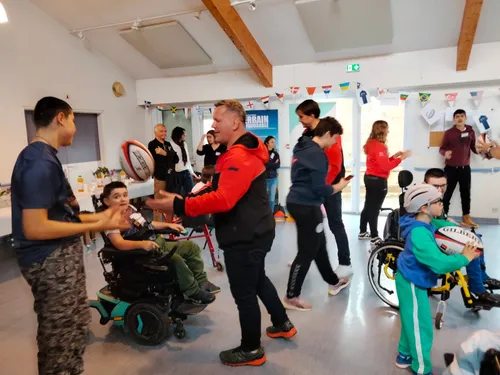Les Ambassadeurs du Rugby ont passé l'ovale aux enfants des Babissous