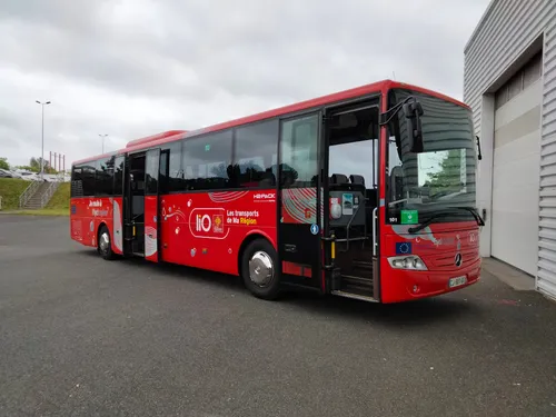 Première en Europe : Les autocars rouge roulent... vert