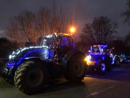Les tracteurs ont illuminé Cahors ce mardi soir