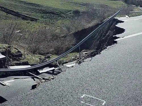 Le ruissellement d'eau en cause dans l'éboulement de la RD922 dans...