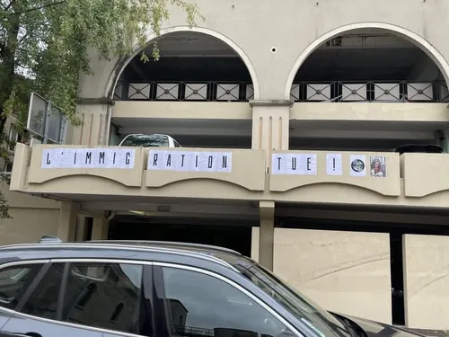 Des affiches racistes découvertes à Mende : la mairie dépose plainte