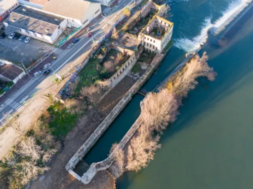 La réhabilitation de cette écluse vieille de 200 ans va reprendre