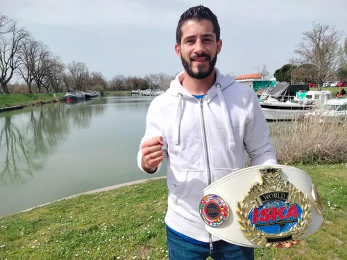 Edouard Bernadou champion du monde de kickboxing pour la 8e fois