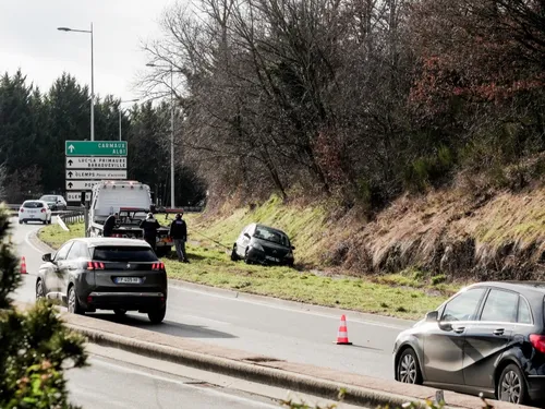 Voitures accidentées : combien de temps peuvent-elles rester au...