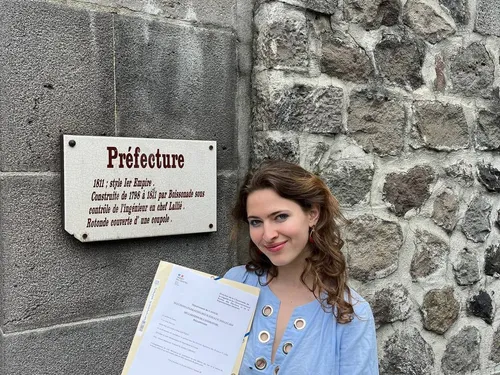 A 21 ans, Zoé Pébay relève le défi des législatives dans le Cantal