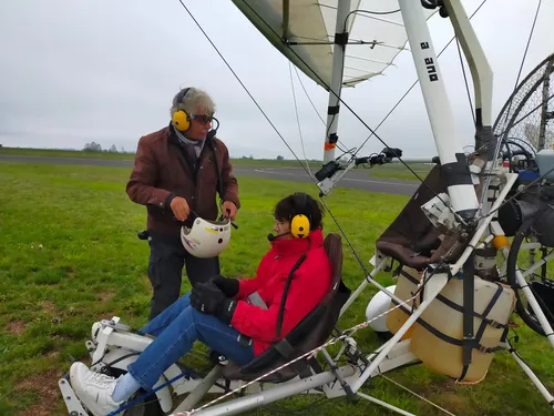 Danièle a réalisé son rêve : elle a volé avec des oies dans le...
