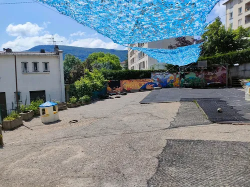 Millau : plus d'arbres, moins de béton à la Calandreta