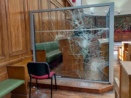 " Un spectacle de désolation" : la colère d'Eric Dupond Moretti à...