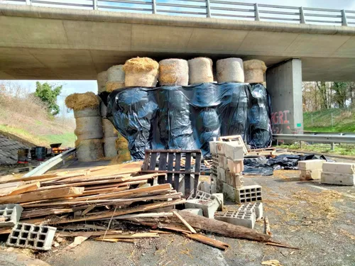 Un "bunker agricole" construit sur l'A62 à Castelsarrasin