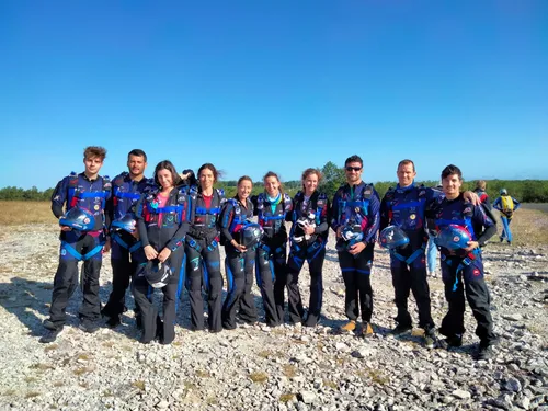 Parachutisme : les équipes de France en tête