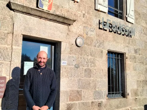 Le Buisson, une petite commune à la situation stratégique