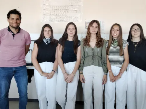  Elles sont en finale  d’un concours national  scientifique  ! 