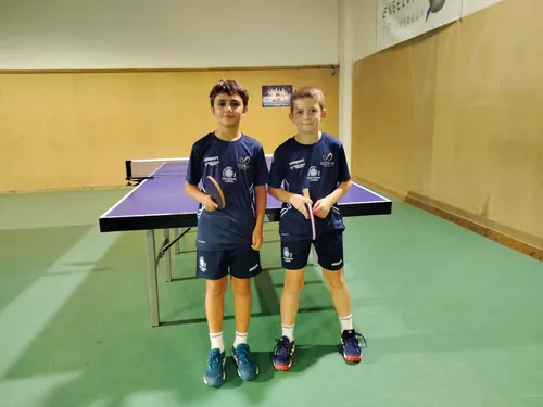 Centre omnisport de Lozère. Les deux plus jeunes élèves sont des...