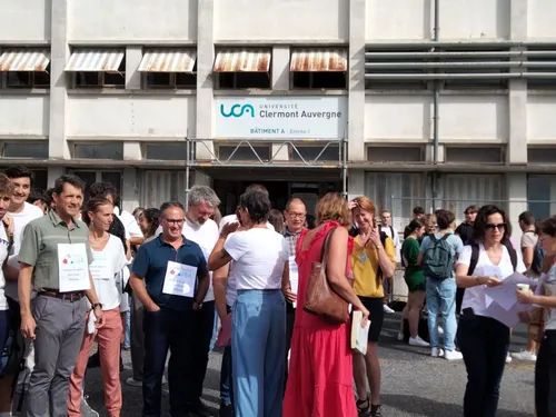 Une rentrée étudiante perturbée par une grève à Aurillac