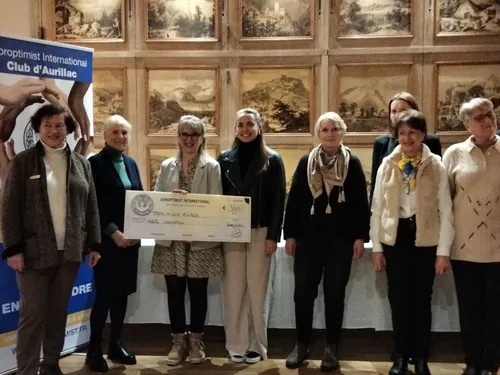 Adèle Chometon, créatrice du Moulin d’Adèle à Murat reçoit le prix...